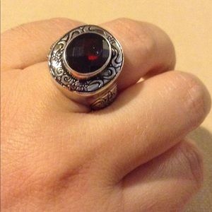 Red garnet ring size:7